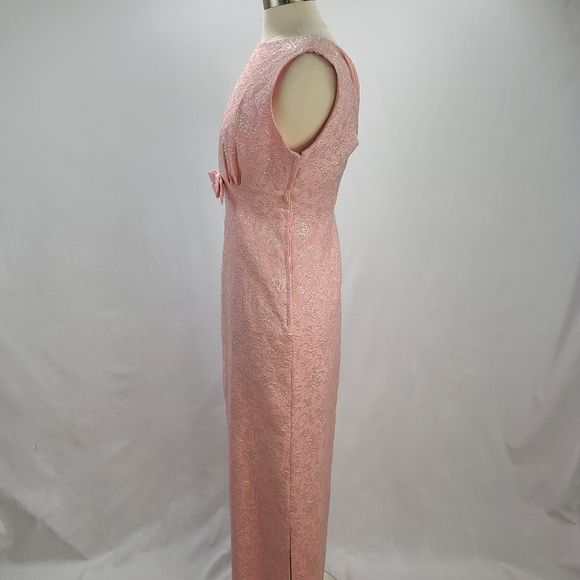 1960s Vintage Dress Pastel Pink Iridescent Jacquard Fabric Floral Design (SZ 6) - Picture 6 of 17